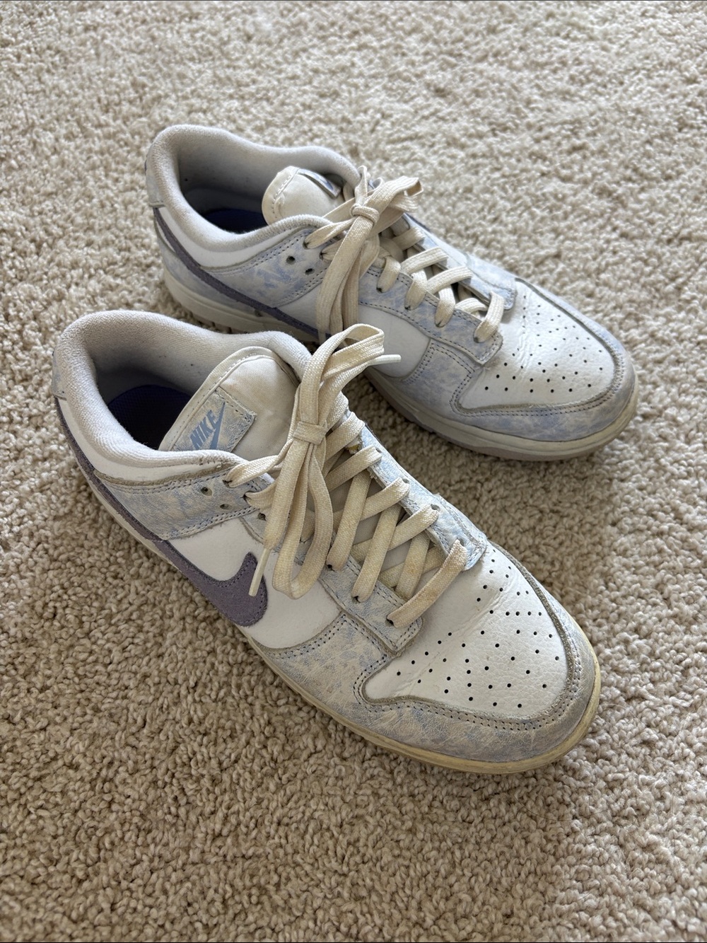 Nike Womens White and Light Purple Low-Top Dunk Sneakers